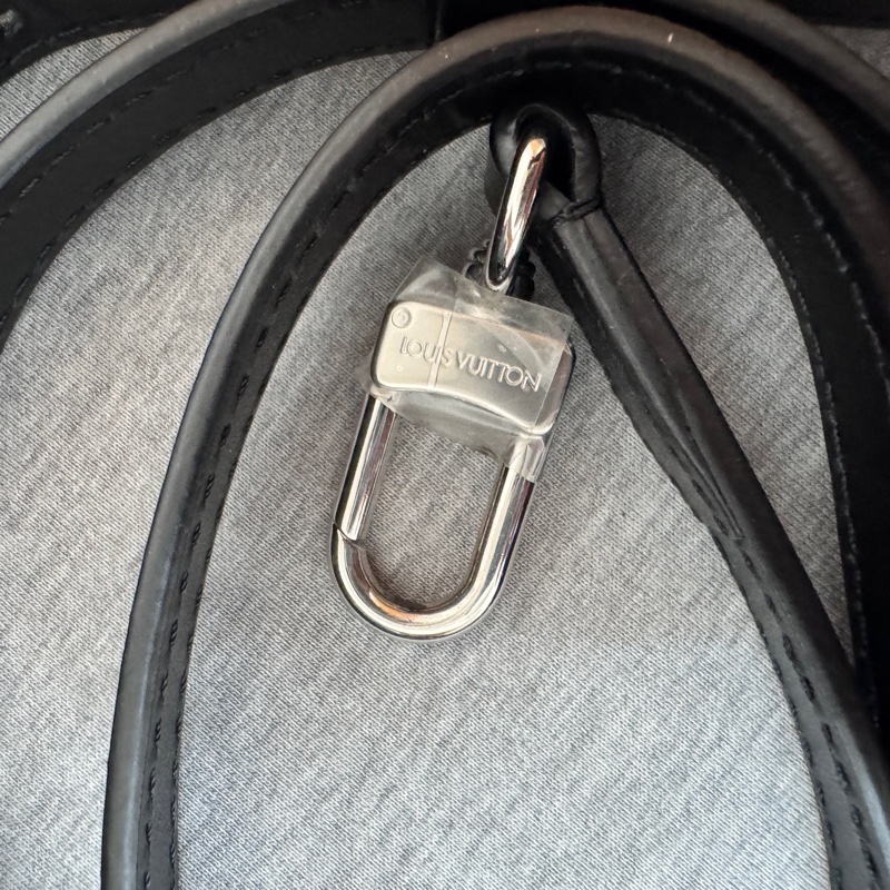 LOUIS VUITTON M25160/晶片 黑SIDE TRUCK MM (可小議)-25