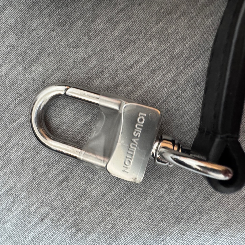 LOUIS VUITTON M25160/晶片 黑SIDE TRUCK MM (可小議)-27