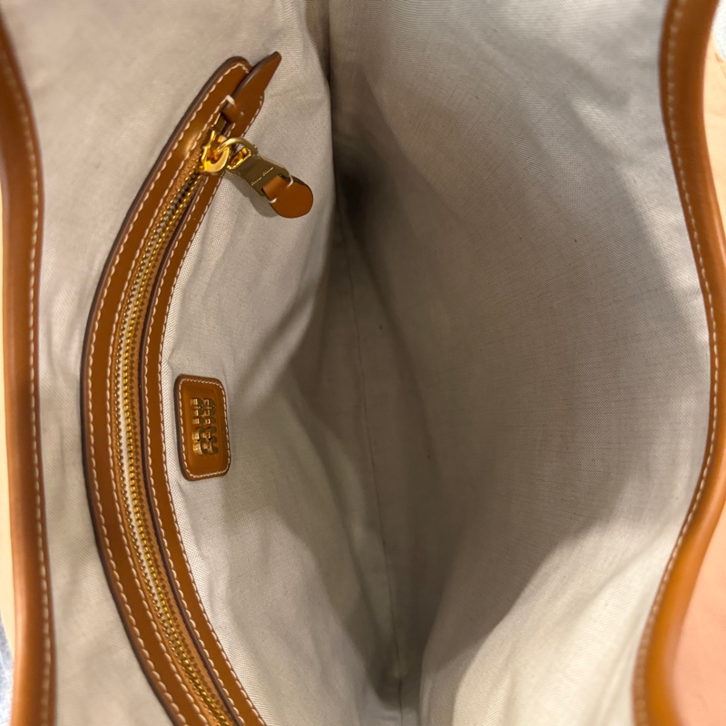 MIU MIU IVY全新閑置品 焦糖色-11