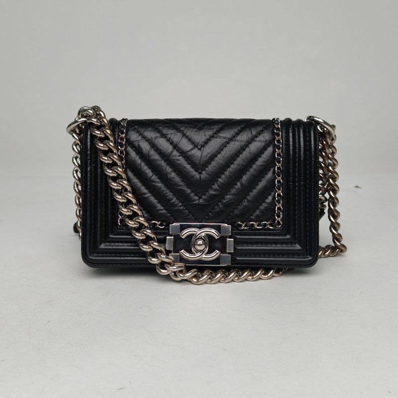 CHANEL Leboy小號20.5黑色牛皮24開銀扣V紋/皮穿鏈滾邊肩背包-0