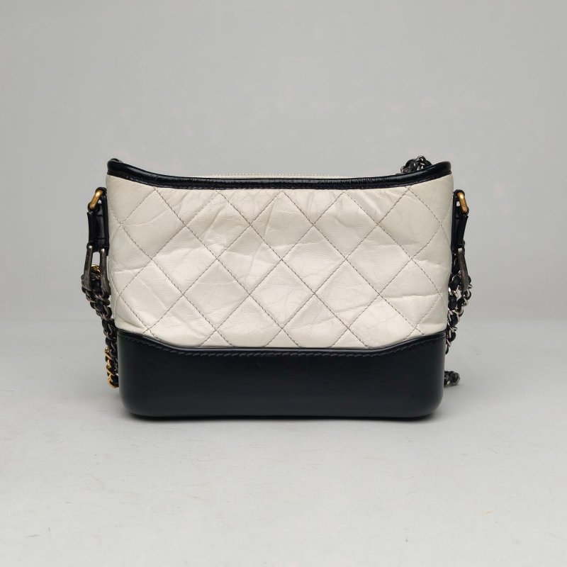 CHANEL GABRIELLE流浪小號20牛皮25開金銀扣白色黑底肩背包-2