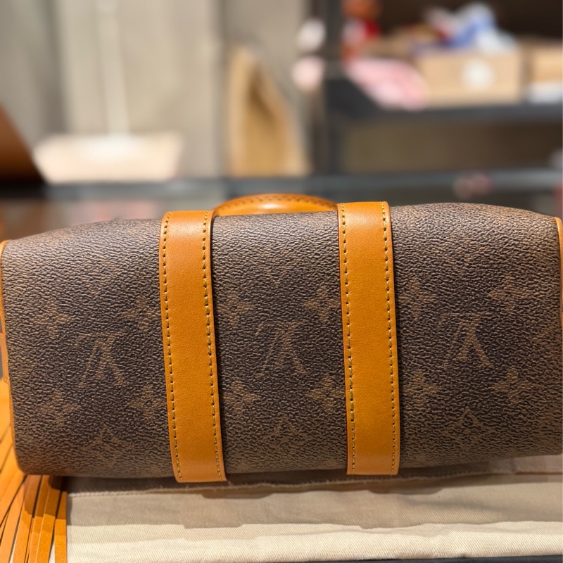 LV Keepall Bandouliere 25-4