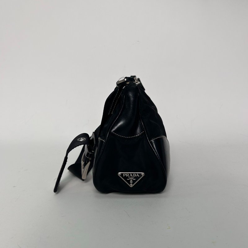 PRADA 黑色尼龍銀扣中古Prada牛角腋下單肩包肩背包-3