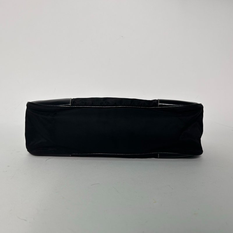 PRADA 黑色尼龍銀扣中古Prada牛角腋下單肩包肩背包-4