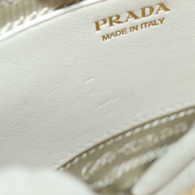 【日本直送】PRADA 三角迷你琺瑯兩用手拿包 象牙金 1NR015 正品 147726M-22