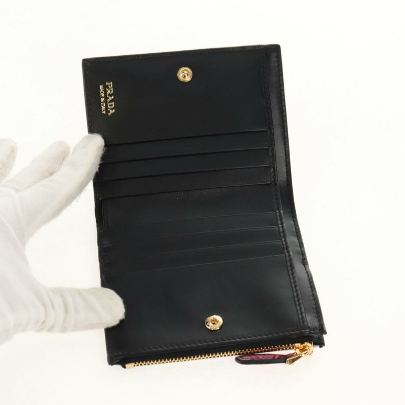 【日本直送】PRADA 粉紅真皮雙折皮夾 正品 136570V-12