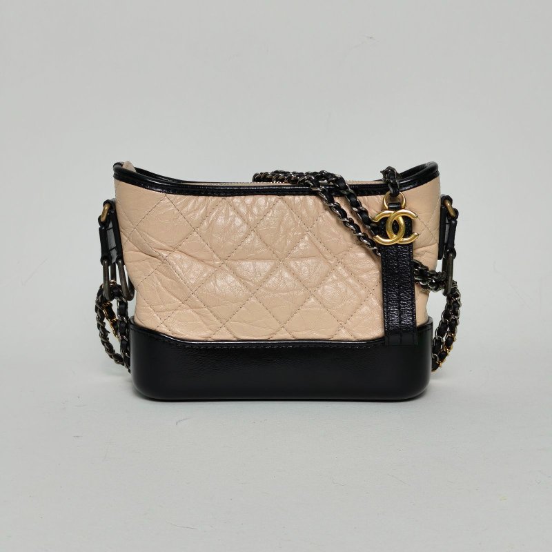 CHANEL GABRIELLE流浪小號20奶茶色牛皮29開金銀扣黑底肩背包-0