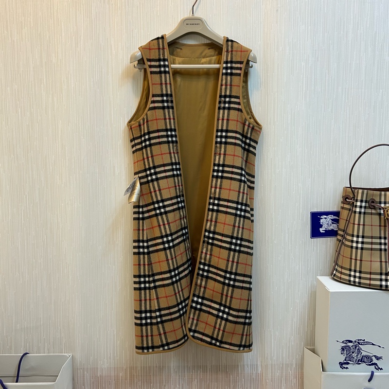 BURBERRY英國經典格紋內搭背心UK6-0