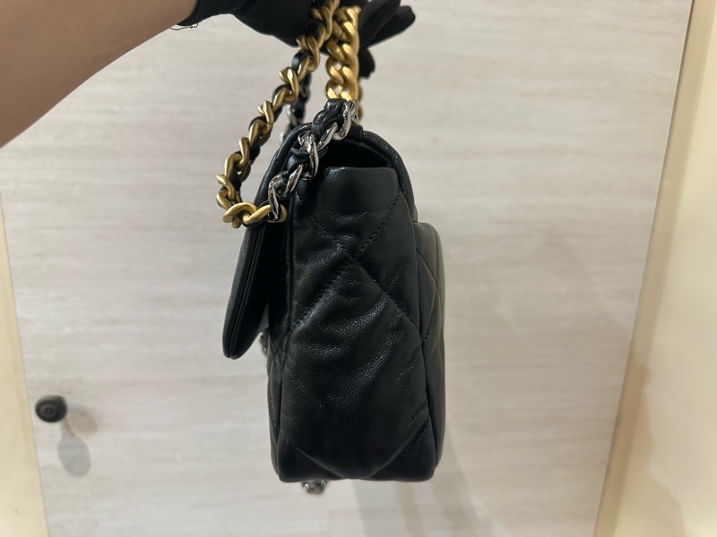 Chanel 黑山羊霧金釦19下蓋手提斜背包 AS1160-2