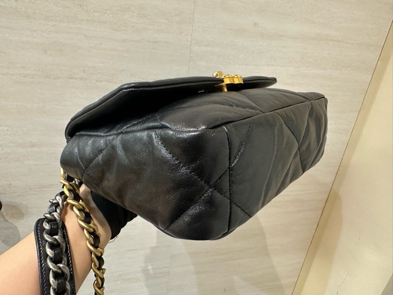 Chanel 黑山羊霧金釦19下蓋手提斜背包 AS1160-5