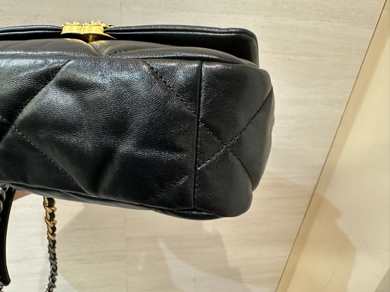 Chanel 黑山羊霧金釦19下蓋手提斜背包 AS1160-6