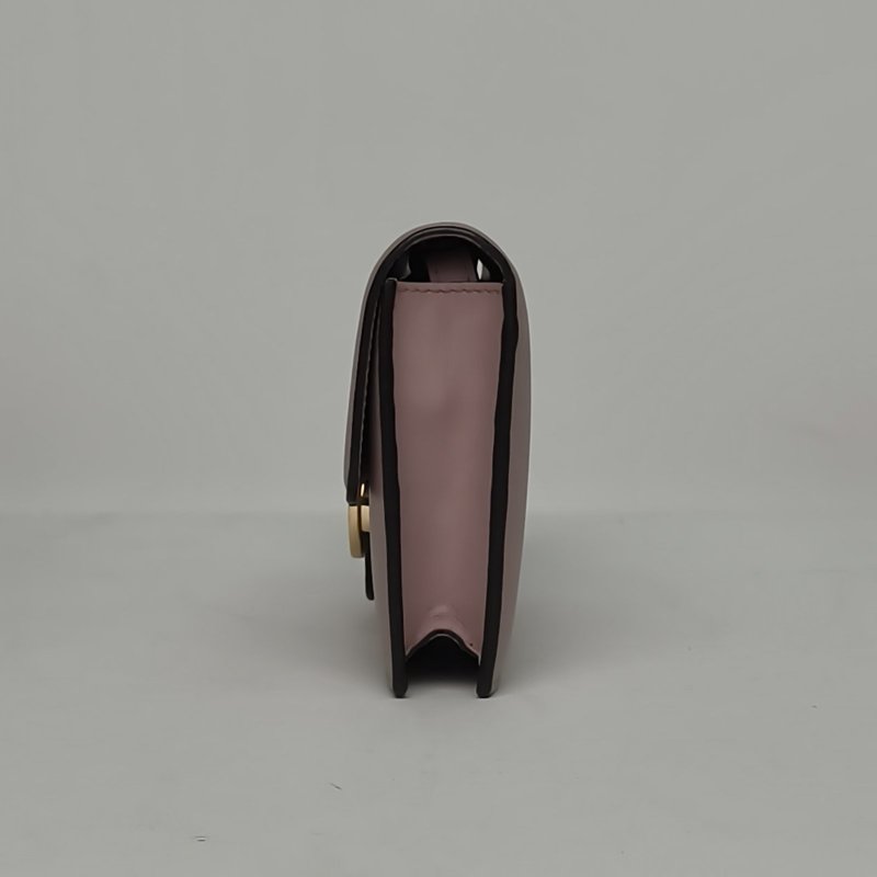 GUCCI InterlockWoc19粉色牛皮金扣肩背包-1