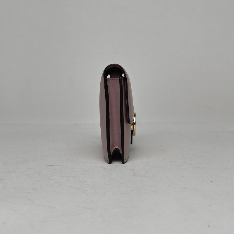 GUCCI InterlockWoc19粉色牛皮金扣肩背包-3