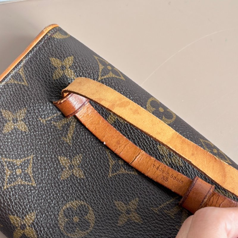 ::LOUIS VUITTON:: LV MONOGRAM FLORENTINE POCHETTE 經典佛羅倫斯腰包 XS 尺寸 櫃姐包-16