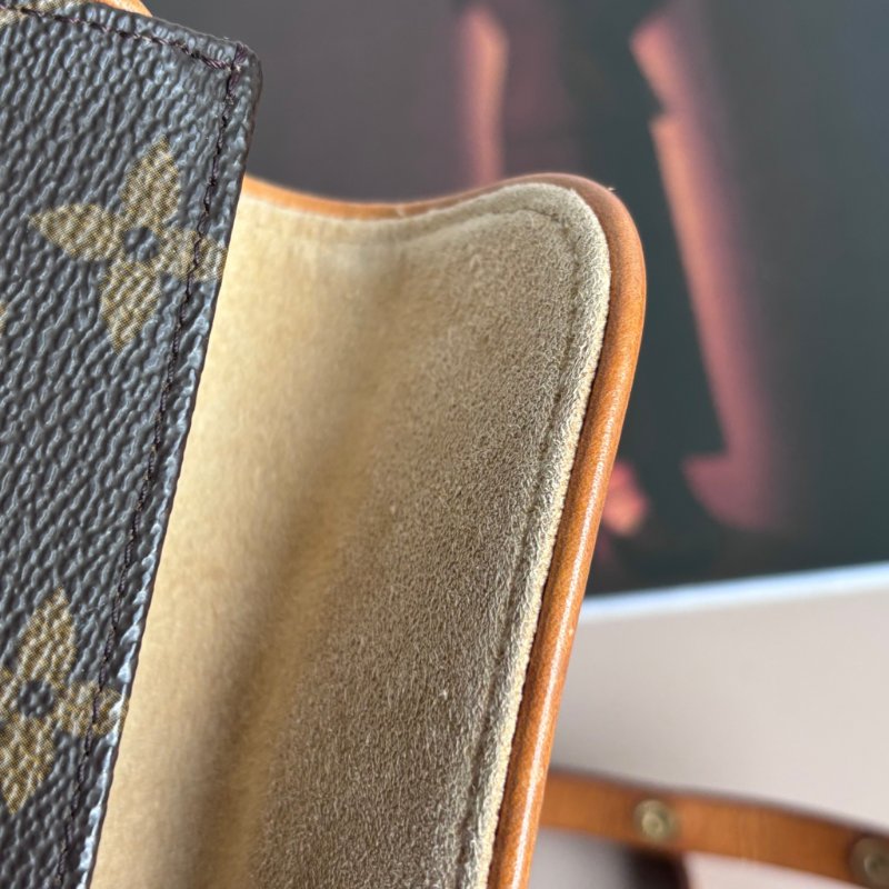 ::LOUIS VUITTON:: LV MONOGRAM FLORENTINE POCHETTE 經典佛羅倫斯腰包 XS 尺寸 櫃姐包-28