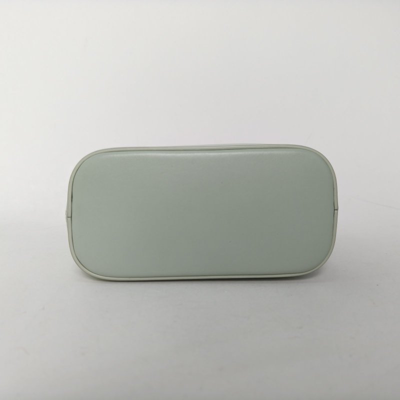 CELINE 淺綠色牛皮CuirTriomphe水桶包凱旋門肩背包-4