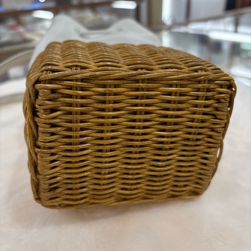 MiuMiu 白色藤編水桶包 二手 8成新❤️‍🔥-3