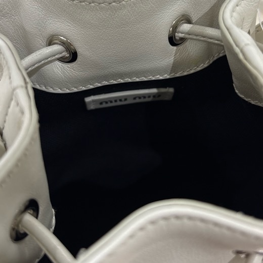 MiuMiu 白色藤編水桶包 二手 8成新❤️‍🔥-4