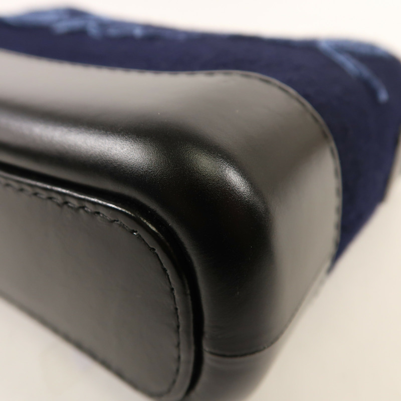 CHANEL 羊毛/皮革Gabrielle Small鏈帶肩背袋-11