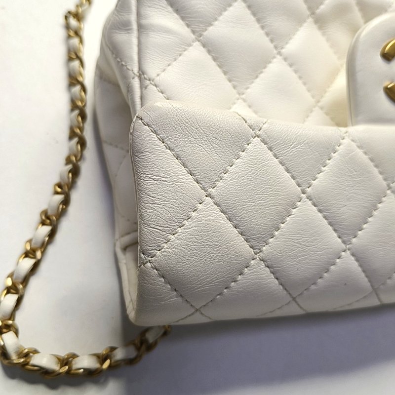 CHANEL CLASSIC FLAP 迷你 白色羊皮萎格紋絎縫大迷你單肩包斜挎包 金色五金 30開-8