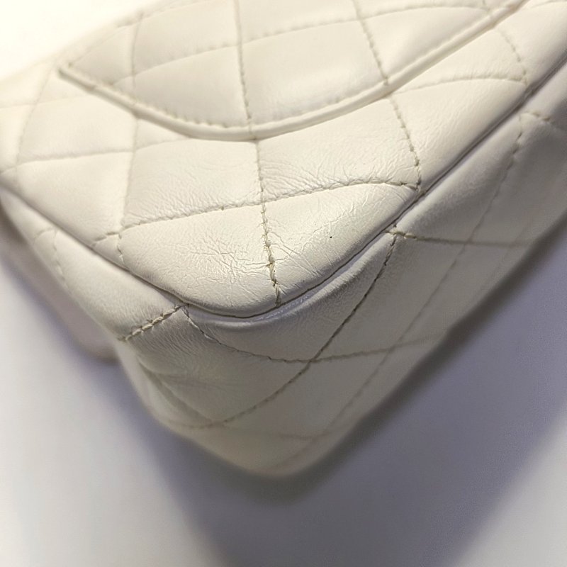 CHANEL CLASSIC FLAP 迷你 白色羊皮萎格紋絎縫大迷你單肩包斜挎包 金色五金 30開-11