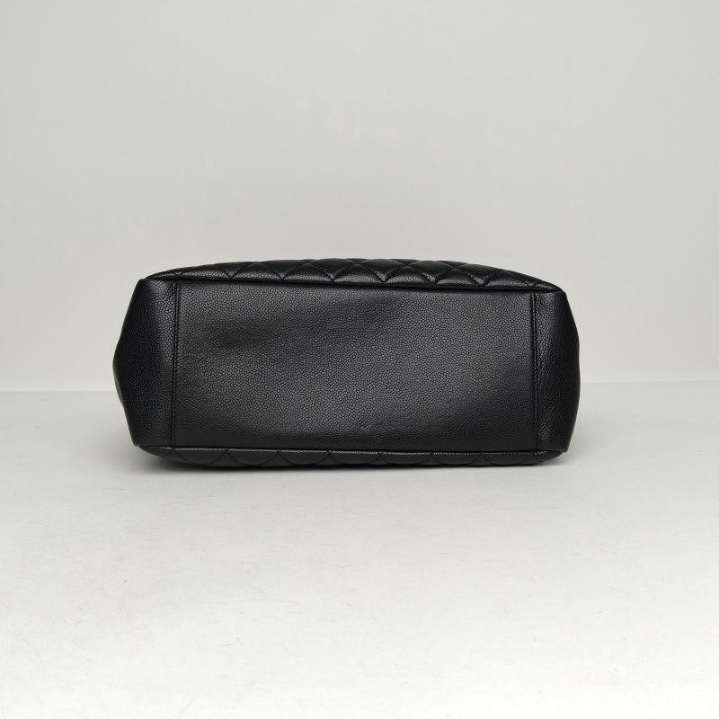 CHANEL GST購物袋小號33黑色荔枝牛皮13開銀扣肩背包-4