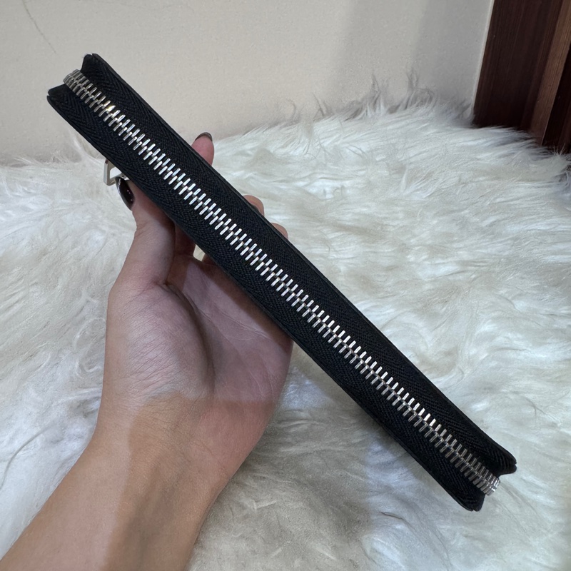 LV Zippy黑灰格直立拉鍊長夾-3