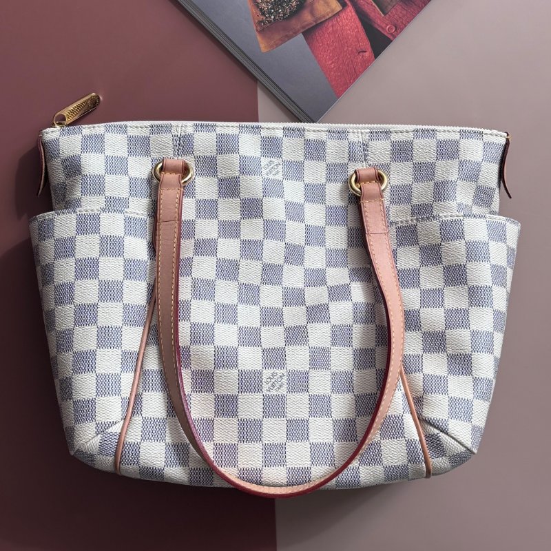 ::LOUIS VUITTON:: N41280 白色棋盤格 Damier Azur Totally PM 側背包-0