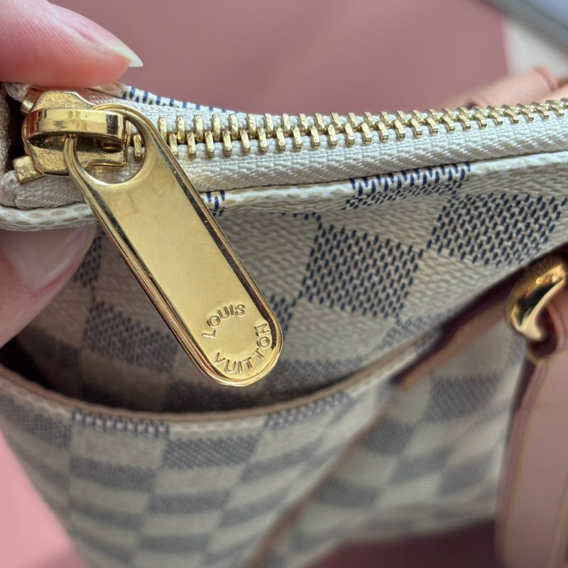 ::LOUIS VUITTON:: N41280 白色棋盤格 Damier Azur Totally PM 側背包-14