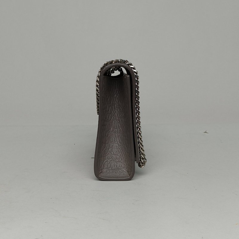 SAINT LAURENT KATE中號24鱷魚壓紋流蘇灰色牛皮銀扣肩背包-3