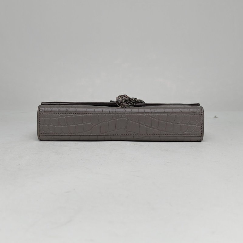 SAINT LAURENT KATE中號24鱷魚壓紋流蘇灰色牛皮銀扣肩背包-4