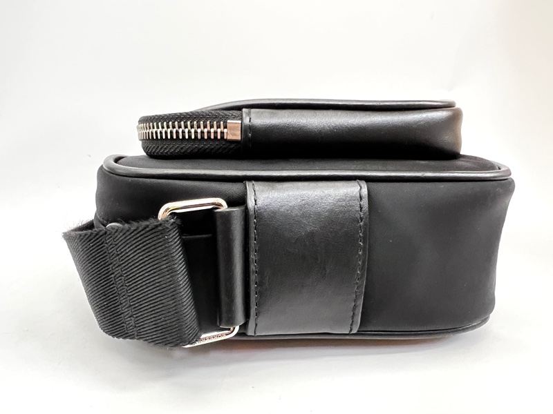 Burberry 黑尼龍橘印字樣Paddy肩斜背包-4