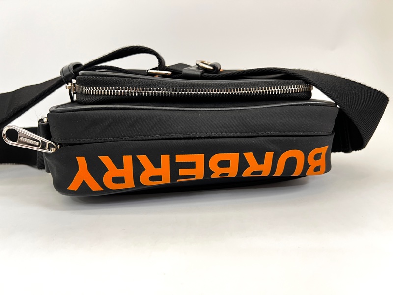 Burberry 黑尼龍橘印字樣Paddy肩斜背包-5