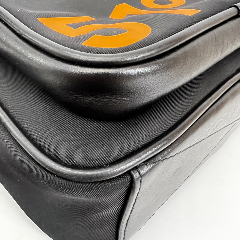 Burberry 黑尼龍橘印字樣Paddy肩斜背包-6