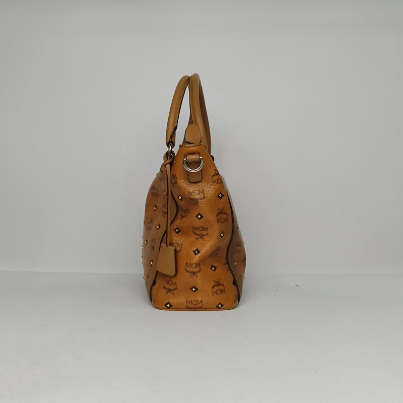MCM 幹邑色牛皮金扣m鉚釘單肩包手提托特包配可拆卸肩帶肩背包-1
