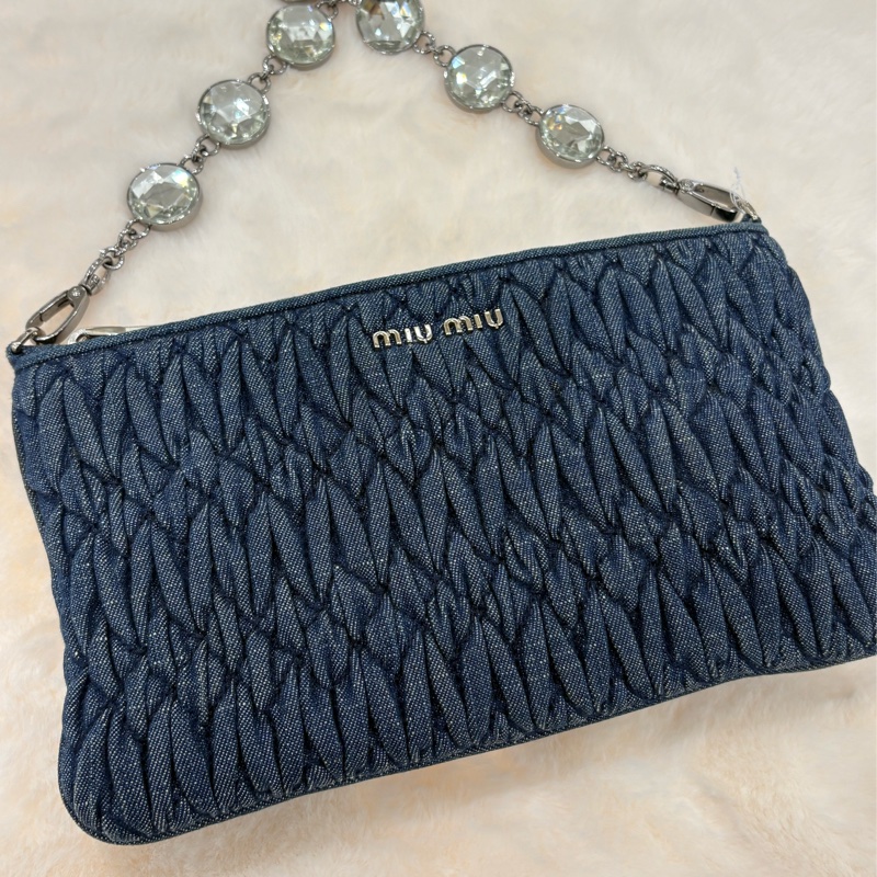 MiuMiu 牛仔布水晶鏈條斜背包-8