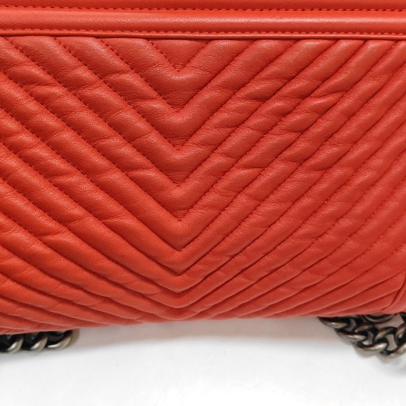 CHANEL BOY 中號 紅色牛皮V紋斜背包單肩包 釕色五金 20開 可拆式肩帶 9.8新-10