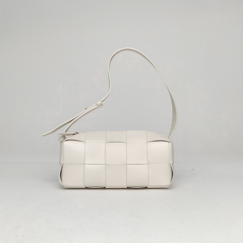 BOTTEGA VENETA CassetteBrick腋下包小號23.5白色羊皮金扣肩背包-0