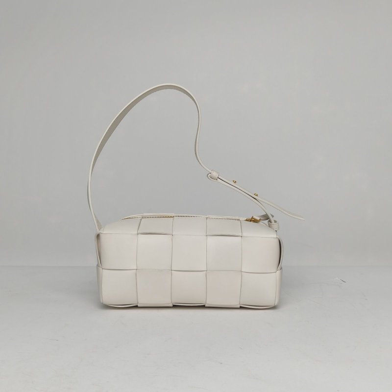 BOTTEGA VENETA CassetteBrick腋下包小號23.5白色羊皮金扣肩背包-2