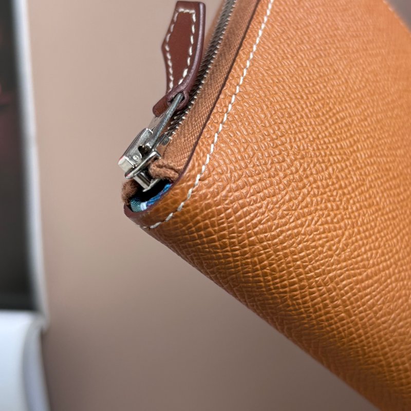 ::HERMES:: 金棕色內裡花園狗狗圖樣絲巾長夾 拉鍊長夾-5