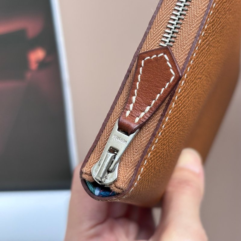 ::HERMES:: 金棕色內裡花園狗狗圖樣絲巾長夾 拉鍊長夾-11