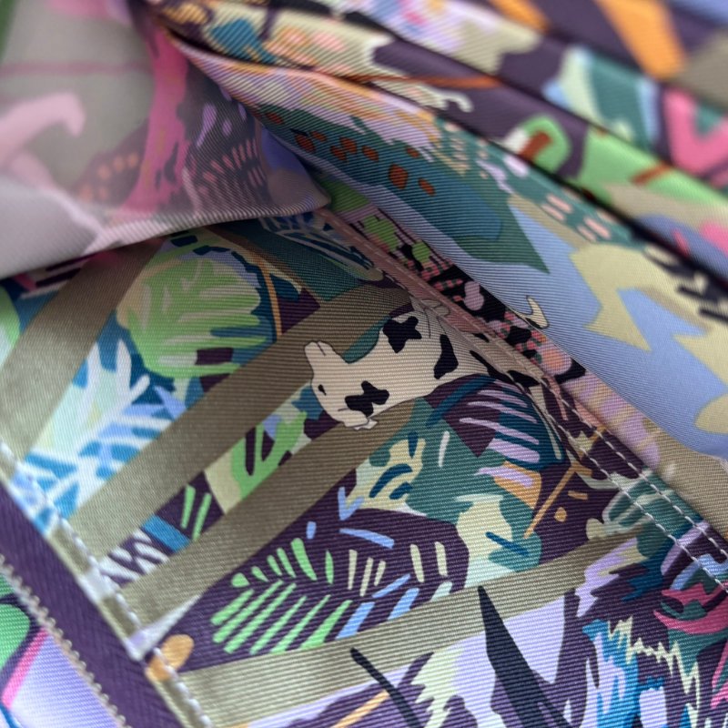 ::HERMES:: 金棕色內裡花園狗狗圖樣絲巾長夾 拉鍊長夾-22