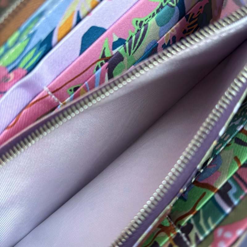 ::HERMES:: 金棕色內裡花園狗狗圖樣絲巾長夾 拉鍊長夾-23