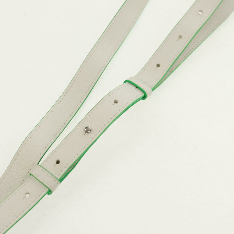 【日本直送】BOTTEGA VENETA MAXI INTRECCIATO 盒式包皮白色綠色正品 bs30121A-9