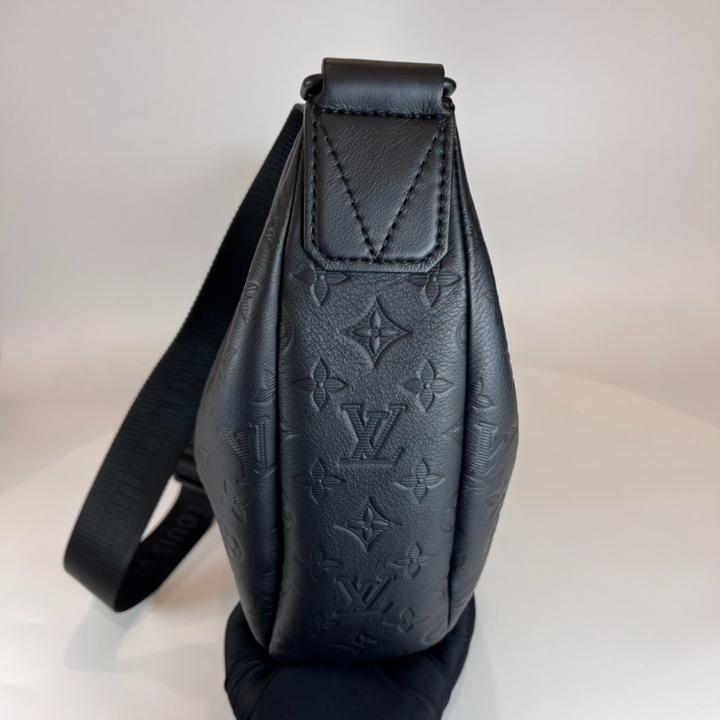 LV M12850/晶片款黑壓紋Hobo Hamac包-2