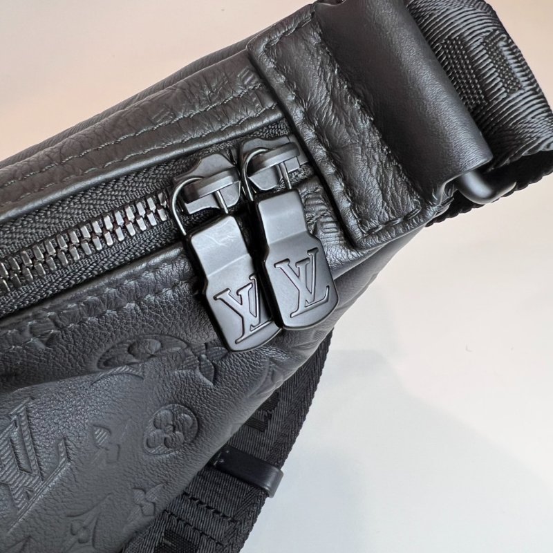 LV M12850/晶片款黑壓紋Hobo Hamac包-8