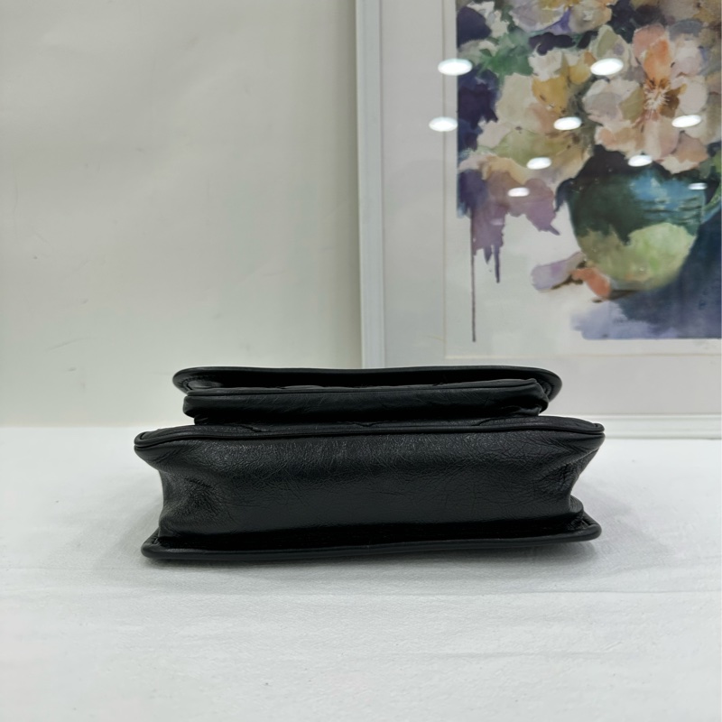 YSL聖羅蘭 黑銀niki 小號 斜挎單肩包 22年編碼 黑色油蠟皮 百搭耐用 尺寸：21x6x19-8