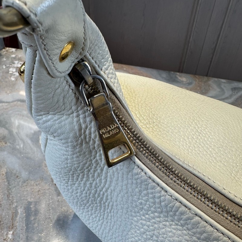 特價❤️Prada 白金全皮hobo肩背包-3