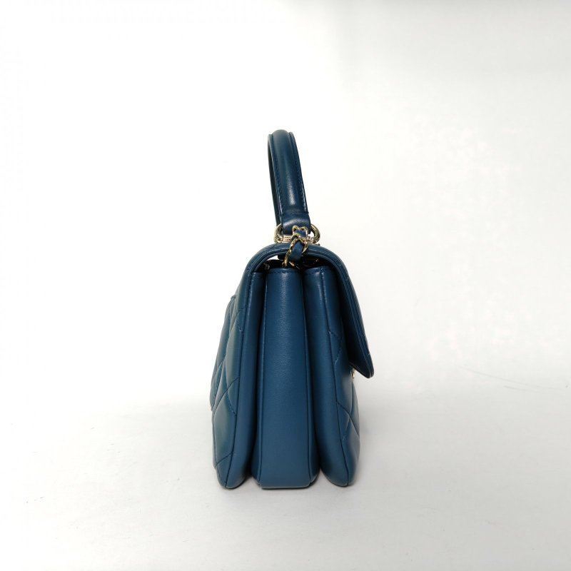 CHANEL TrendyCC手提風琴包小號25藍色羊皮23開金扣肩背包-1