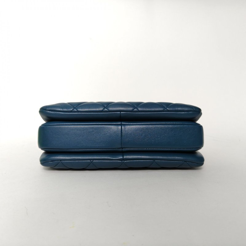 CHANEL TrendyCC手提風琴包小號25藍色羊皮23開金扣肩背包-4